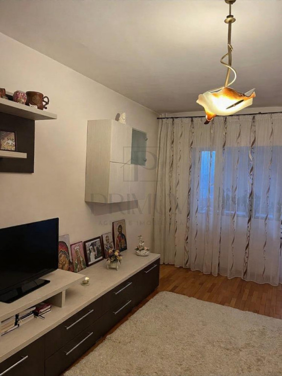 FABRIC - 3 CAM - DECOMANDAT - 2 BAI - BOXA - ETJ.INTERMEDIAR