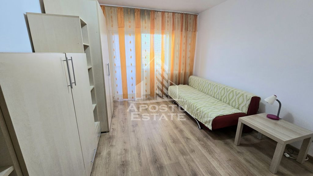 Apartament cu o camera, etaj intermediar, zona Lipovei