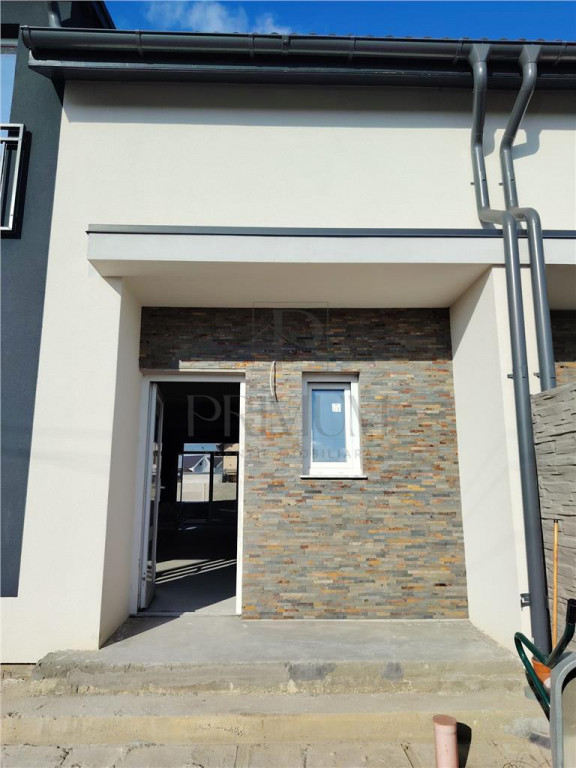 Duplex superb - finisaje premium - perete despartitor izola