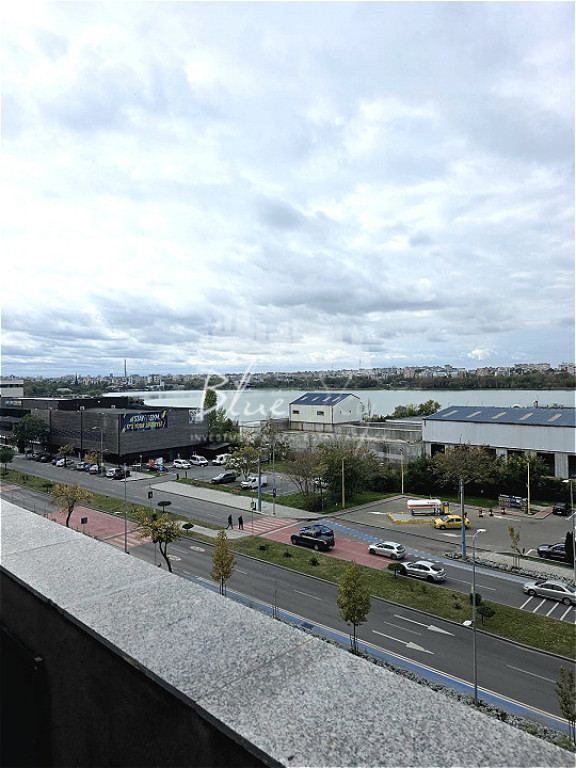 Apartament spațios în Faleză Nord, posibilitate de recomp