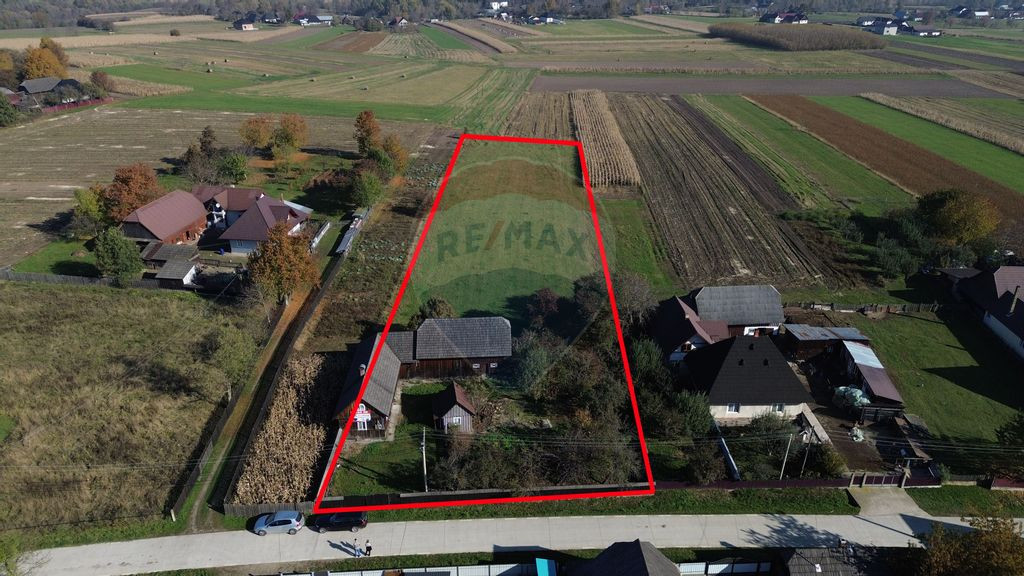 Casă de vânzare in Horodnic de Jos cu teren de 3900mp