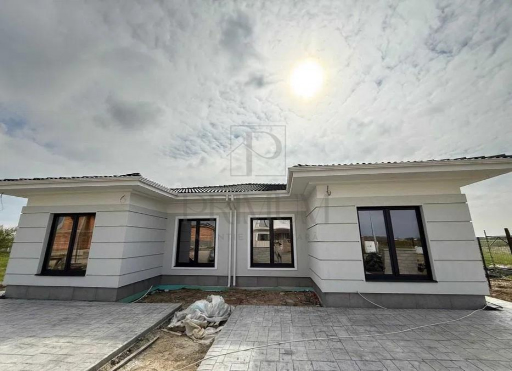 Duplex modern - canalizare - zona accesibila
