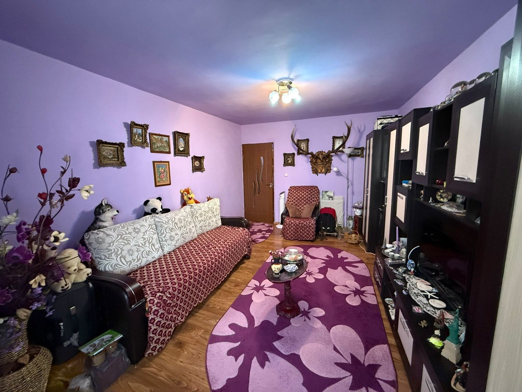 Apartament 2 camere, decomandat, etaj 1, zona Liceul de Muzica