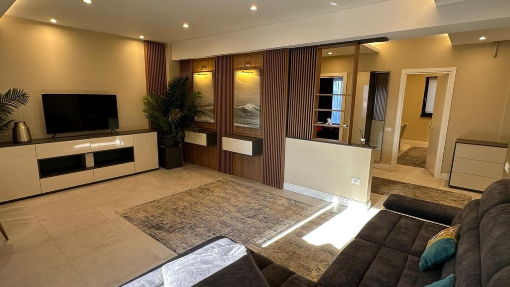 Apartament cu doua camere in zona Palazu Mare mobiliat /u...