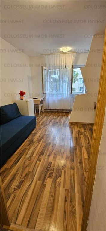 Camera de camin, cu baie si bucatarie - zona Tractorul