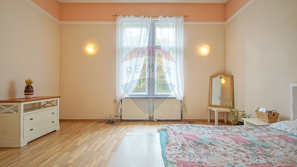 Apartament cu 3 camere de închiriat în zona Centrul Ist...