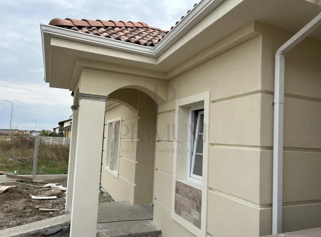 Triplex Mosnita Noua- canalizare- disponibil lateral dreapta