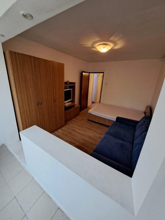 Apartament cu 3 Camere / Universitate / Centrala Proprie