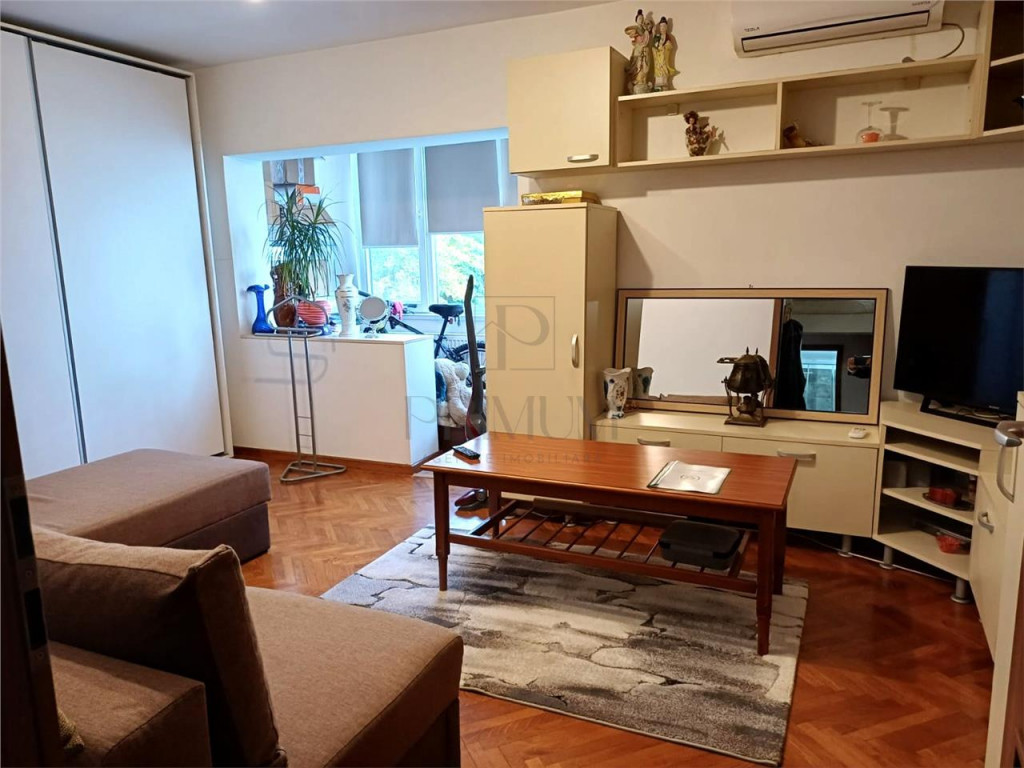 BUZIASULUI - ETAJ 1 - DECOMANDAT - 3 CAMERE - 2 BAI - 3 BALC