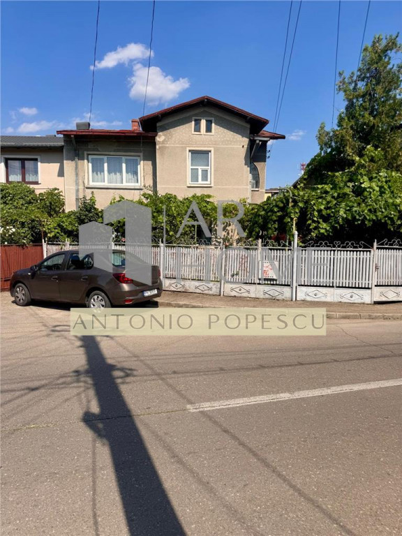 Casa 3 camere plus dependinte, in Ploiesti, zona Cantacuzino