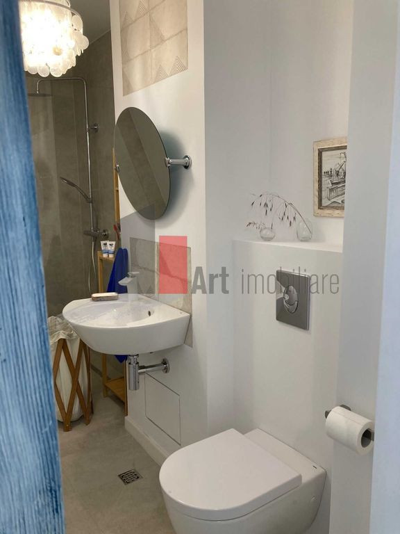 Vânzare garsonieră Tineretului