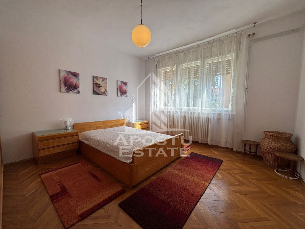 Apartament cu 2 camere,garaj,centrala proprie, Zona Medic...