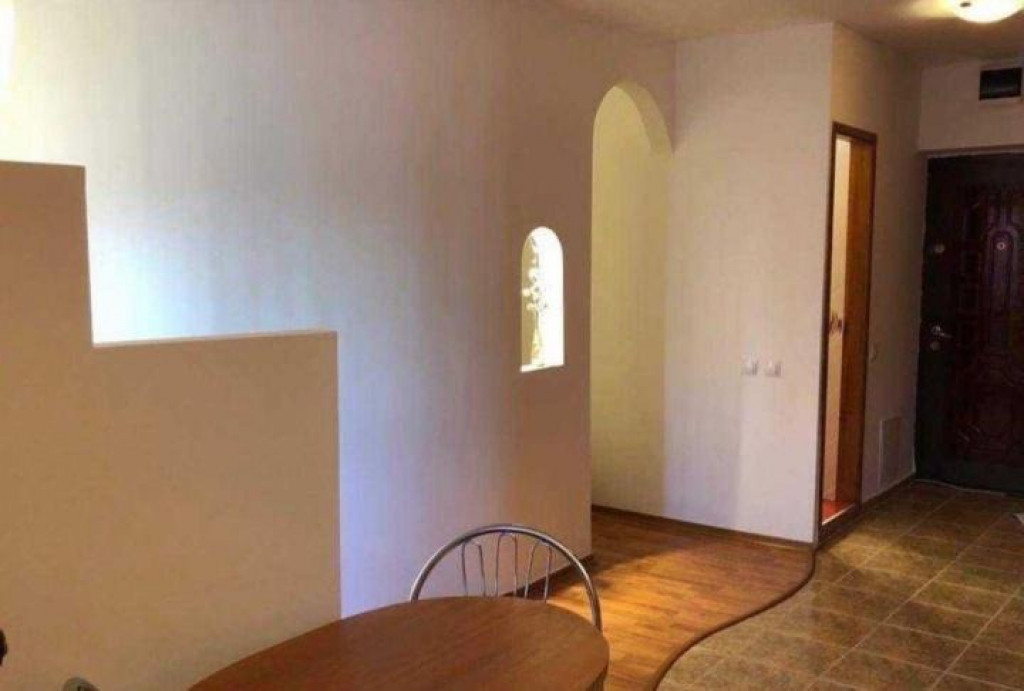 Vitan mall etaj 1 spatioasa