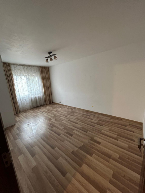 Apartament 2 camere Nicolina str. Egalitatii-nemobilat