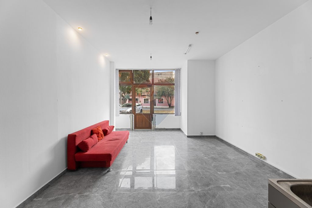 Închiriere spațiu comercial – Str. Poetului