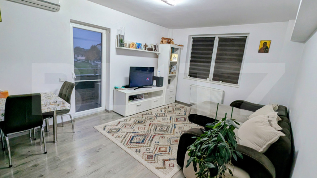 Apartament cu 3 camere, 61 mp, zona Cetate