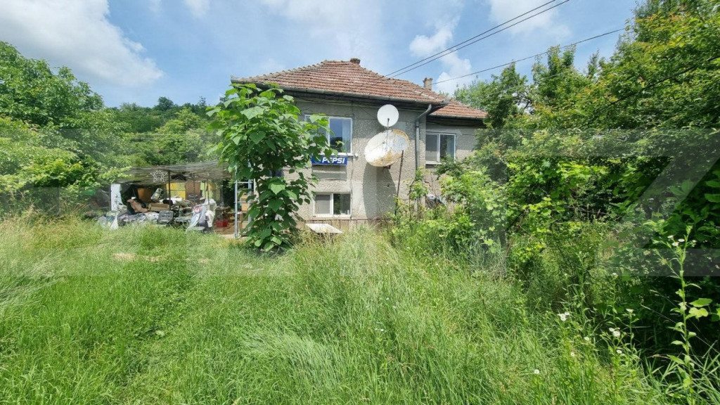 Investitie !Teren 14660 mp, cu o casa individuala 140 mp,