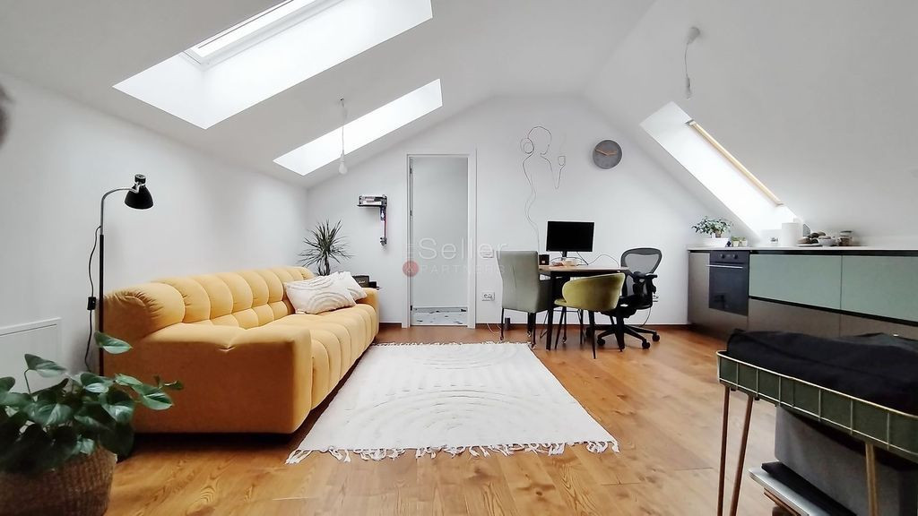 Central - Strada Lunga