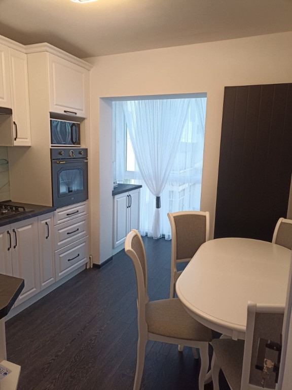 De vânzare apartament cu 3 camere în Sfântu Gheorghe.