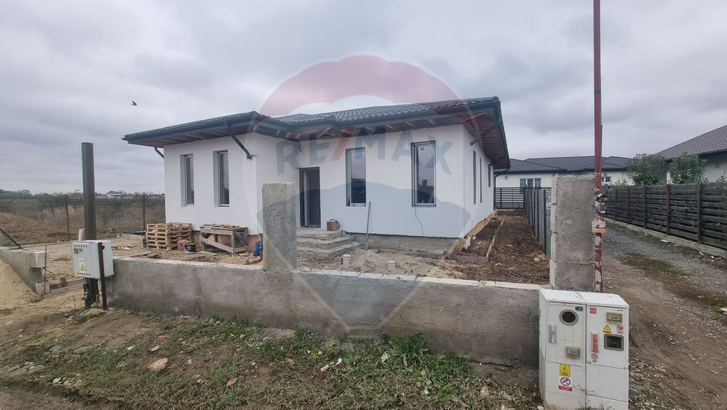 DE VANZARE - Casa 4 camere in Câmpia Vlăsiei/Dârza