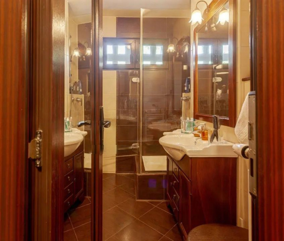 Vanzare apartament 3 camere.