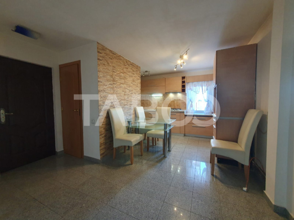 Apartament 3 camere decomandat 80 mp + 2 balcoane zona Teiul