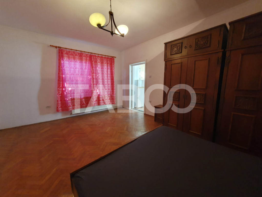 Casa de inchiriat cu 4 camere renovata in 2025 gradina si be