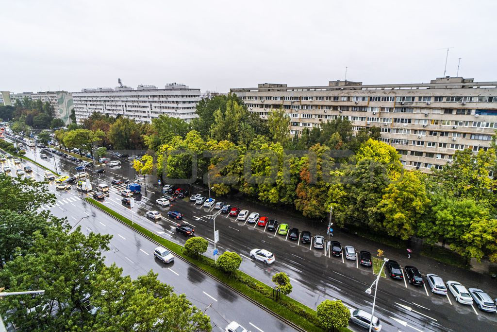 Apartament deosebit, piata Veteranilor, bloc stradal, rea...