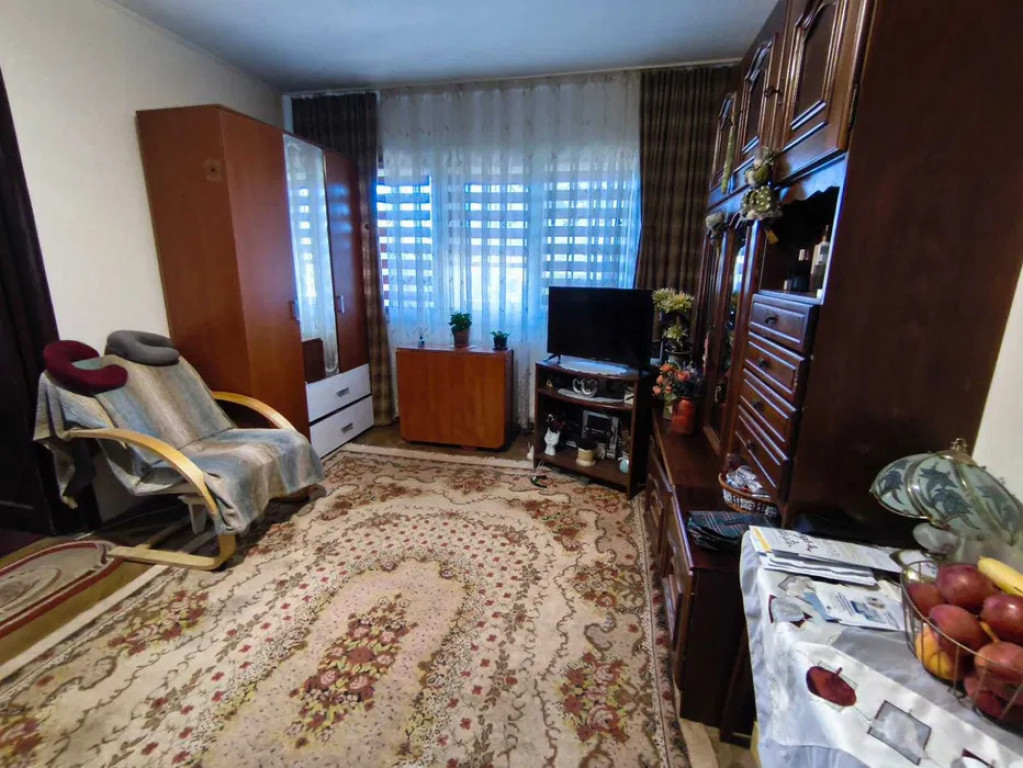 Apartament 2 camere, Podu Ros, bloc fara risc, etajul 1