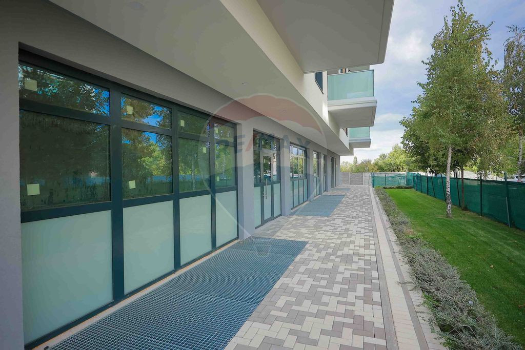 De închiriat Spațiu comercial, 209 mp, Nufarul, GrandHi...