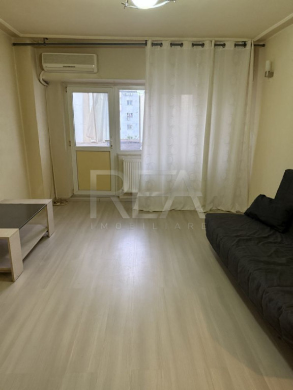 Garsonieră decomandată Calea Vitan – etaj 5, balcon 3 mp