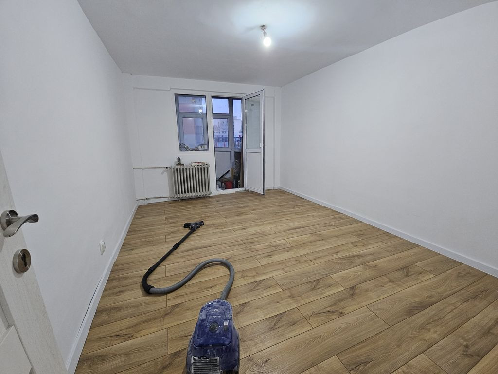 Apartament 2 camere decomandat Bd. 1 Decembrie 1918