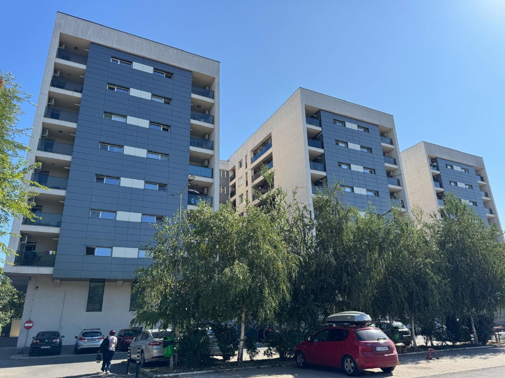 [Metrou la 2 minute] Apartament cu 3 camere - 2 bai - Mobilat si Utila