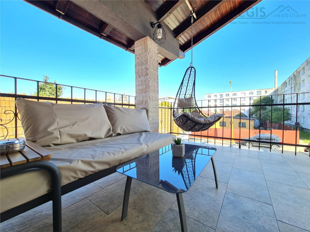 Casa deosebita, pretabila si pentru doua familii, Craiter, B