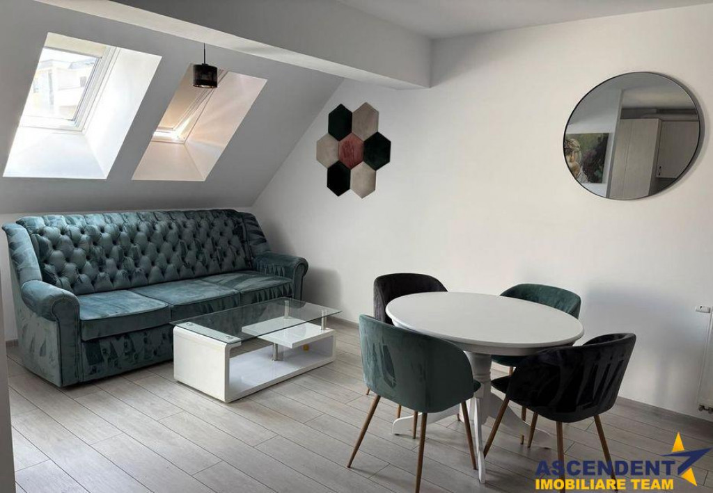 Penthouse 4 camere, pe doua niveluri, Tractorul, Brasov