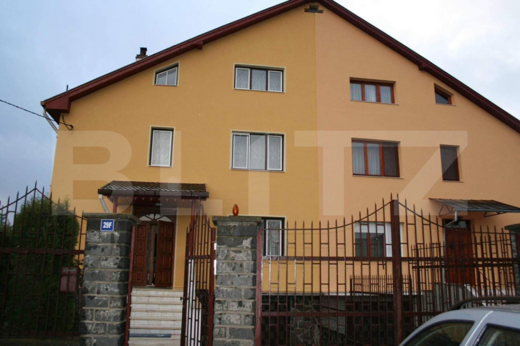 Casa moderna spatioasa