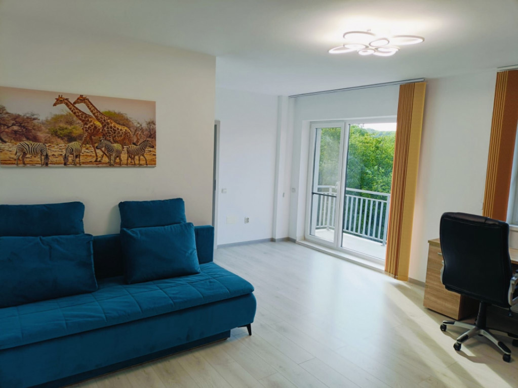 Garsoniera ( Bloc 2021-28MP)-Tractorul