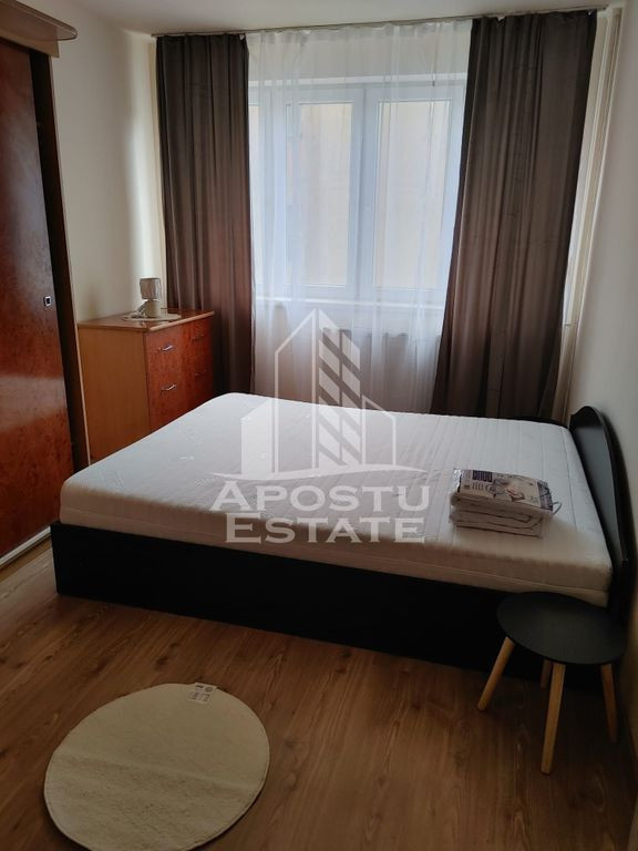 Apartament cu 2 camere, Semidecomandat, zona Centrala