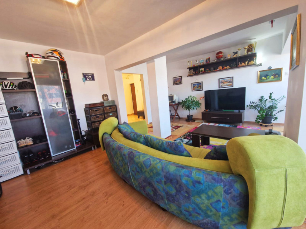 Apartament 3 camere, 87 mp, zona Bucla