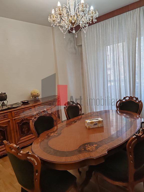 Apartament 4 camere cu centrală - Vasile Lascar