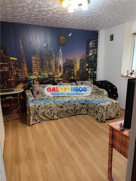 Apartament 3 camere ,parter din 4 zona Titan