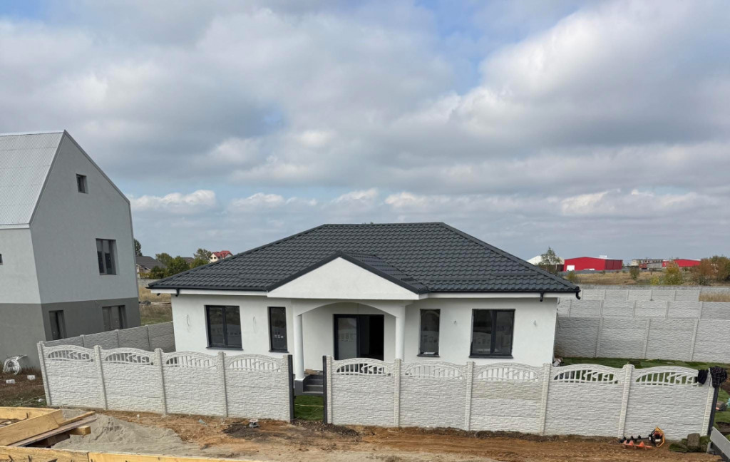 Casa parter, 111 mp utili, 400 mp teren, zona Metro