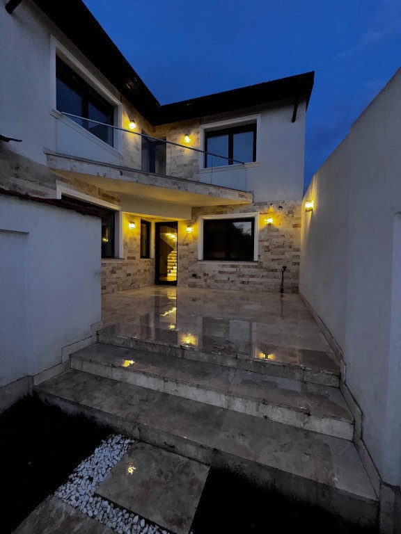 Casă 5 camere și 3 băi laminorului nemobilată sediu firmă sau birou