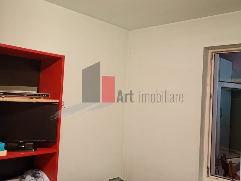 Vânzare apartament semidecomandat 2 camere Bd. Obregia