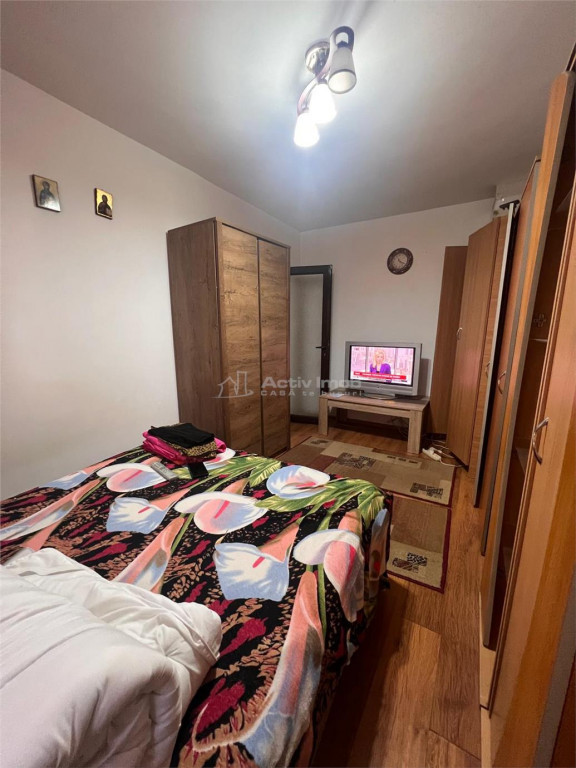 1 camera de inchiriat - Podu Ros / Cantemir - parter