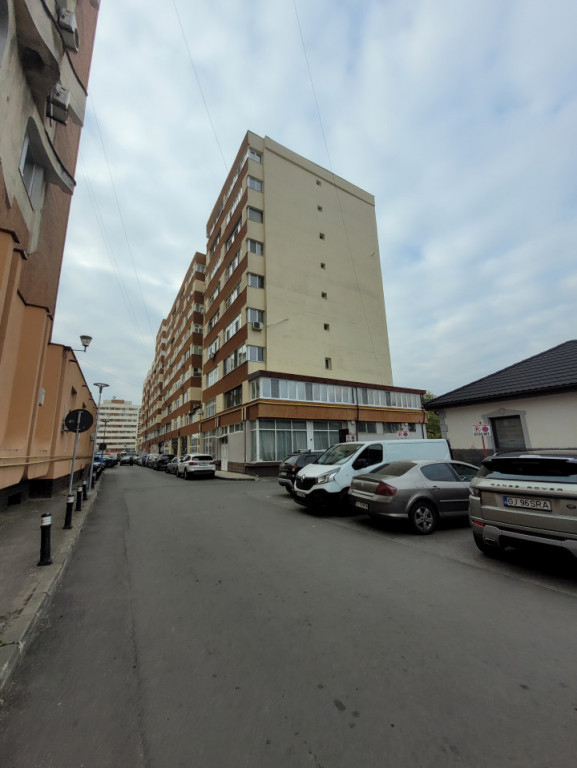 Apartament 4 camere - 82 mp - ultracentral - Târgu Jiu