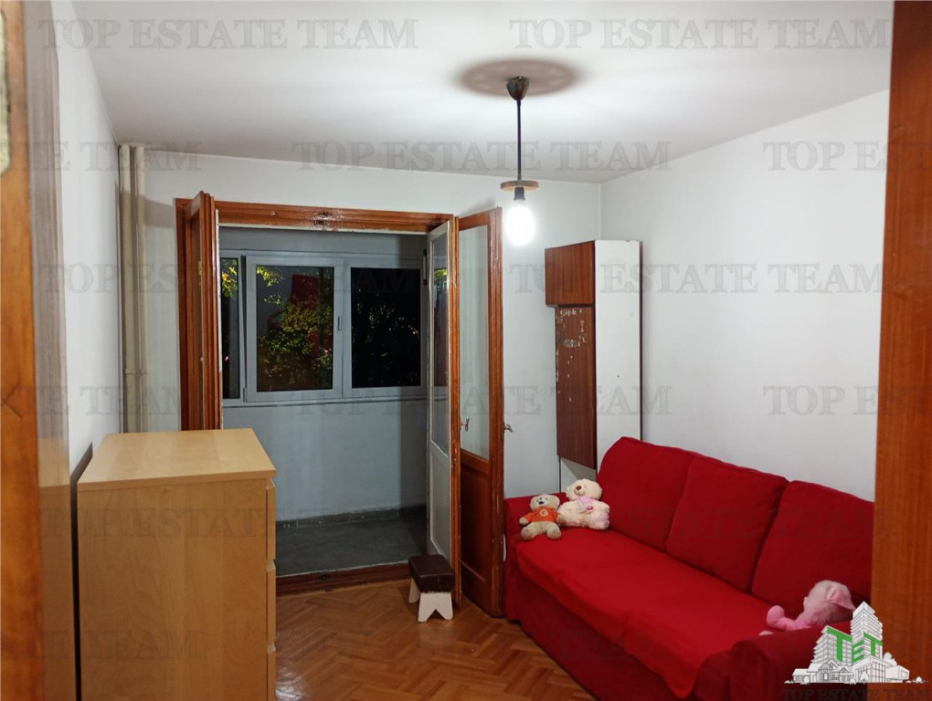 Apartament spatios 3 camere, aproape de metrou, langa Buleva