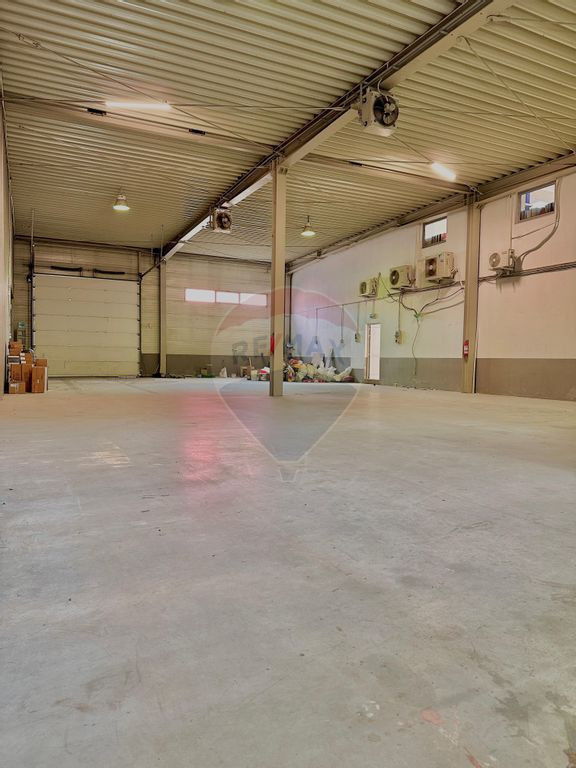 Hala de închiriat cu birouri în zona Micalaca