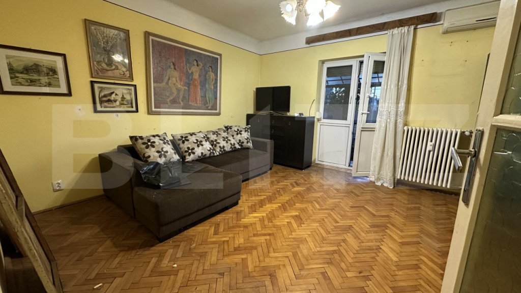 Apartament cu 2 camere si parcare, zona central