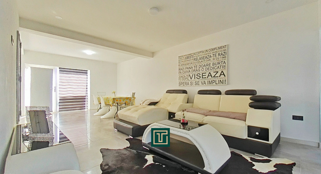 Casă modernă cu piscină și garaj de închiriat în Fântânele